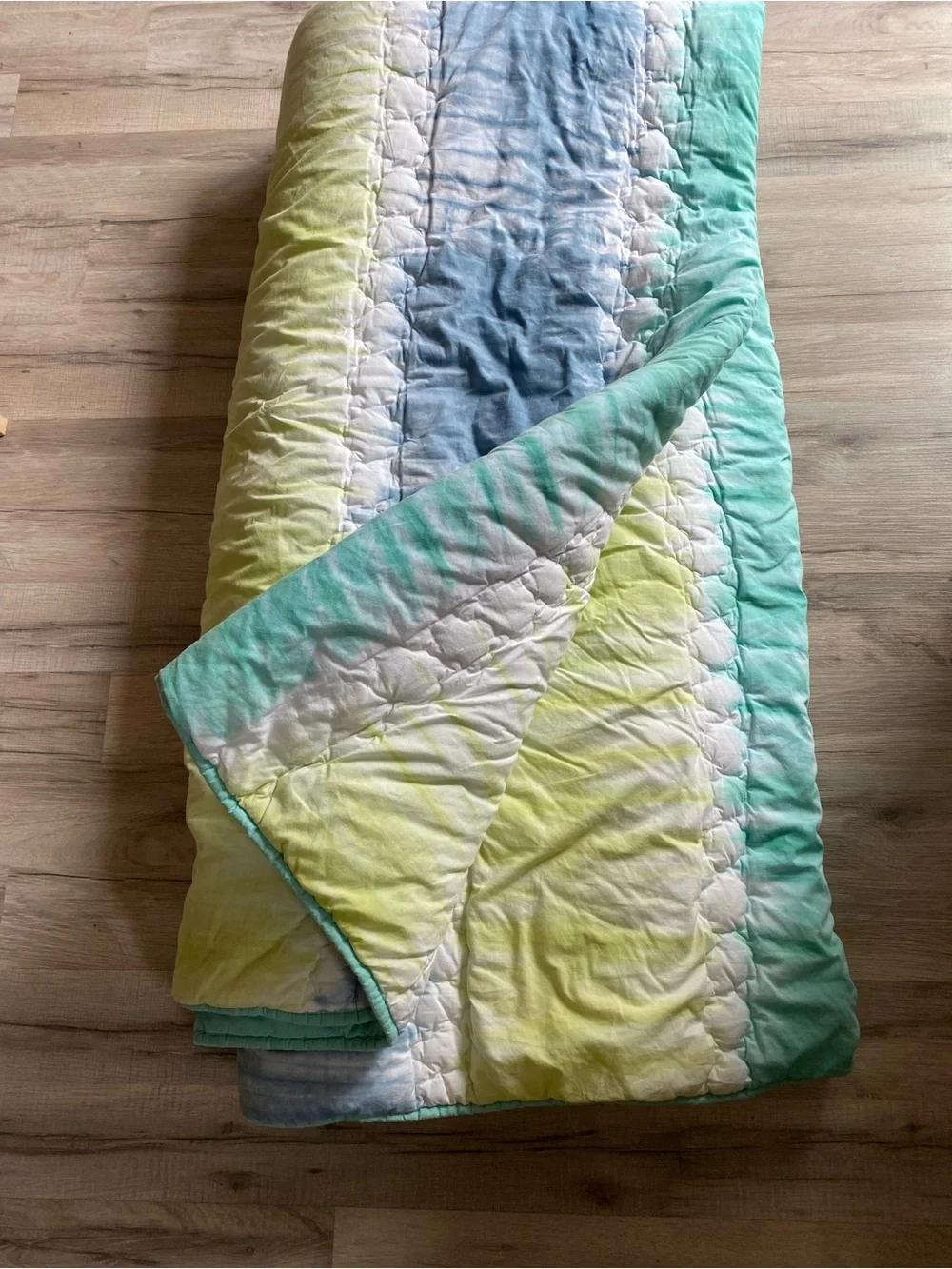 Pottery Barn Reversible comforter Aqua, Mint & Lemon